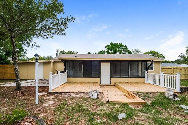 Building Photo - 10131 Hayward Rd