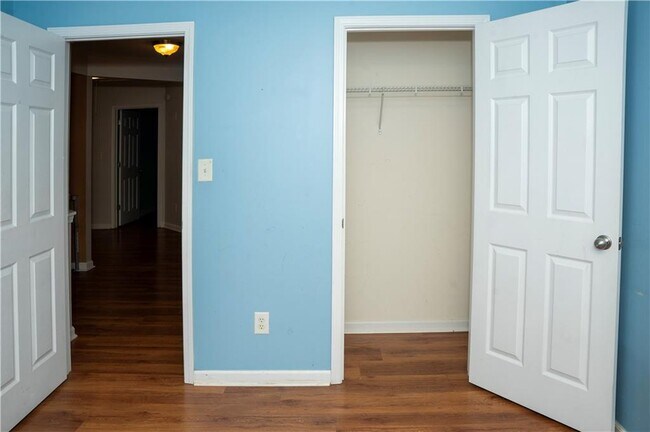 Building Photo - 2581 Southhaven Ln