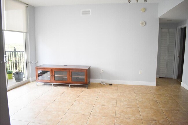 Building Photo - 4100 Salzedo St