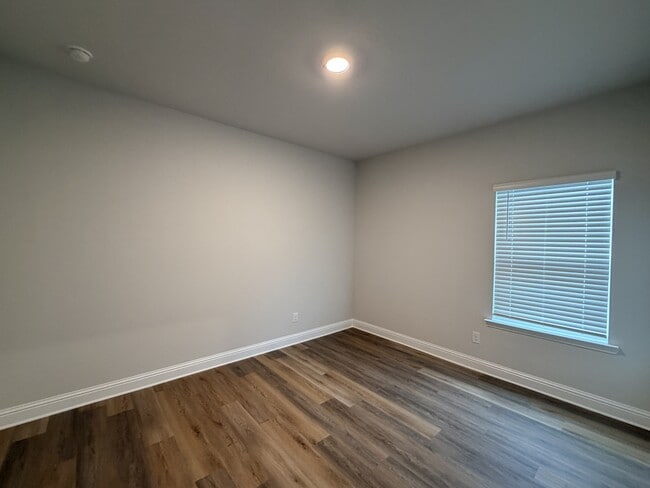 Building Photo - 7307 Hawkins Mnr