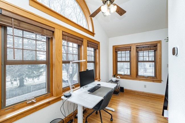 Building Photo - 3 Bed, 1.5 Bath Home for Rent – Historic S...