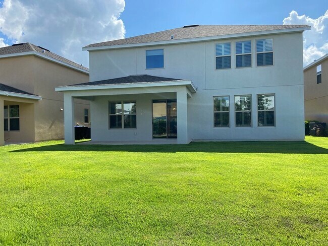 Building Photo - 8931 Lookout Pointe Dr