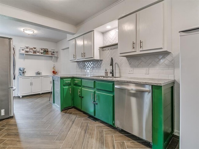 Building Photo - 621 N 16th St