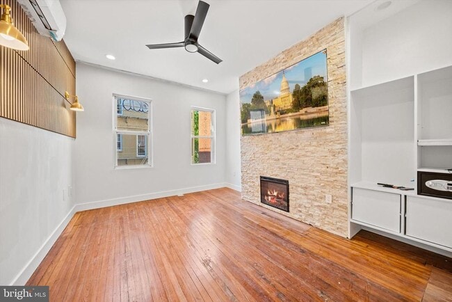 Building Photo - 1312 19th St NW