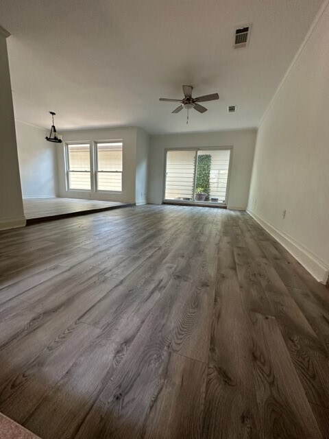 Building Photo - 12800 Briar Forest Dr