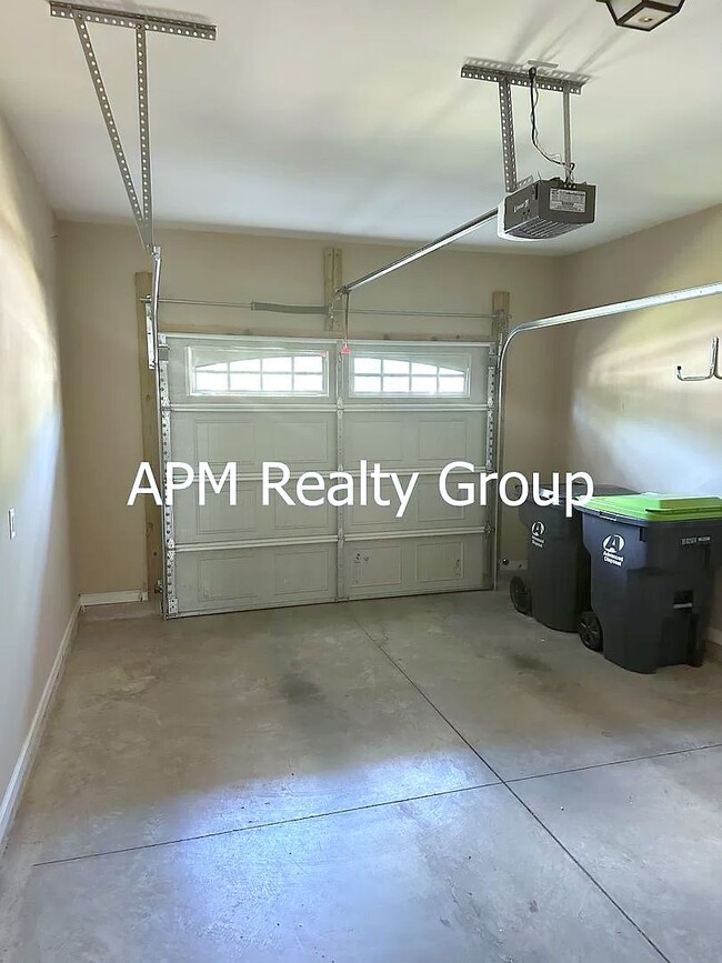 Building Photo - Saluda Springs Townhome