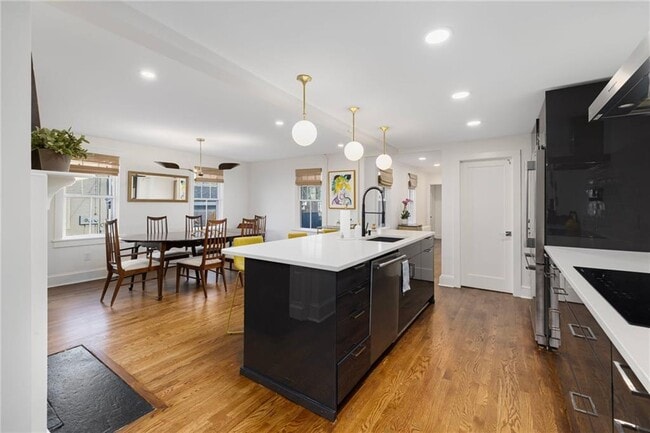 Building Photo - 23 Mt Vernon St