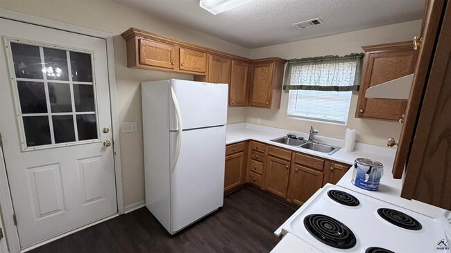 Building Photo - 107 Alice Dr