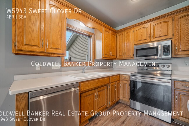 Building Photo - W5943 Sweet Clover Dr