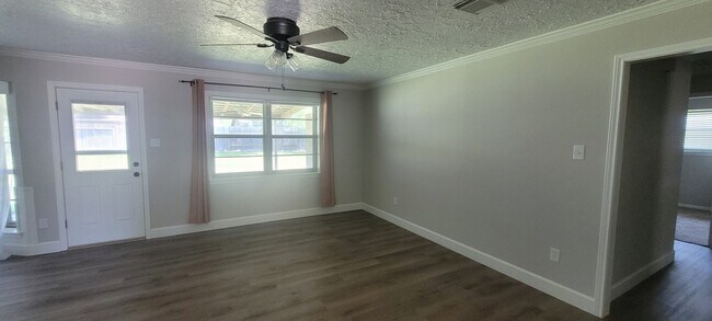 Building Photo - 1807 Sleepy Creek Way