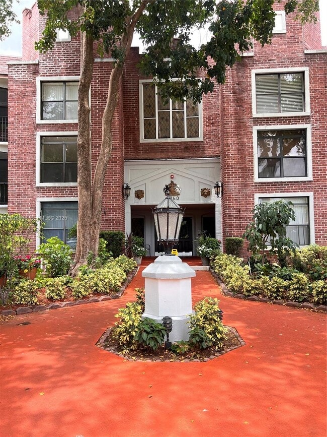 Building Photo - 3760 Inverrary Dr