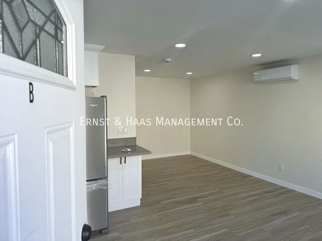 Building Photo - 774B Cherry Ave
