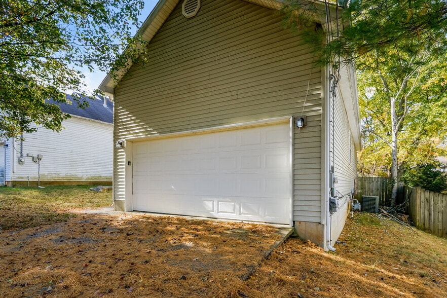 Building Photo - 1822 Jefferson Ave