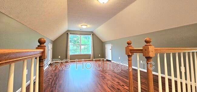 Building Photo - 215 Bayberry Ln