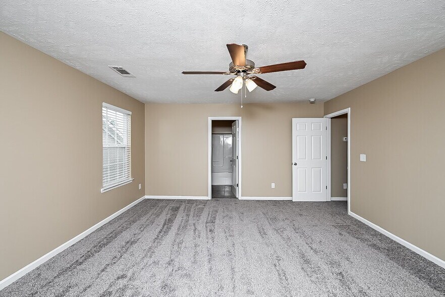 Building Photo - 319 Sarna Dr