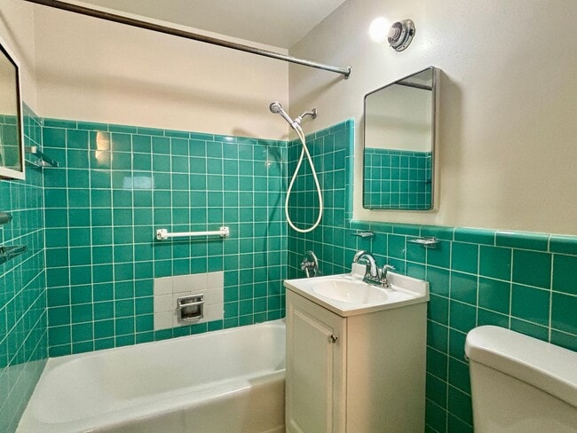 Building Photo - 3211 S Lincoln St