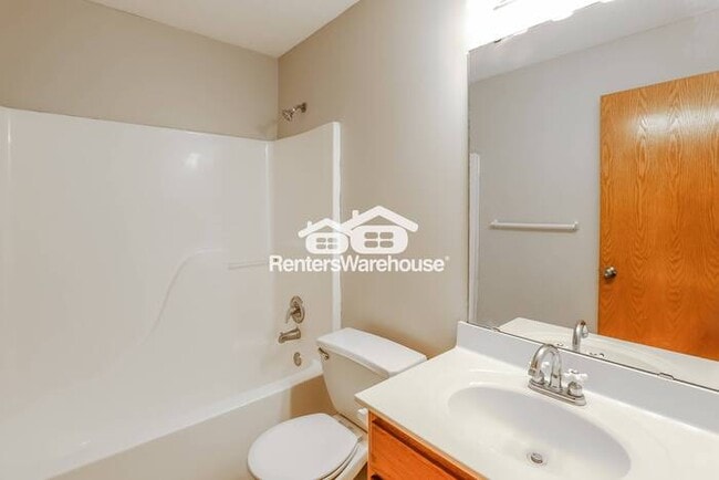 Building Photo - 3 Bedroom / 2.5 Bath in Liberty.