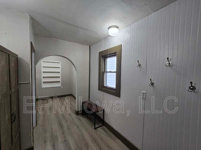 Building Photo - 201 Polk St