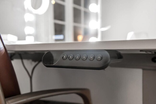 Building Photo - 13075 Old West Ave