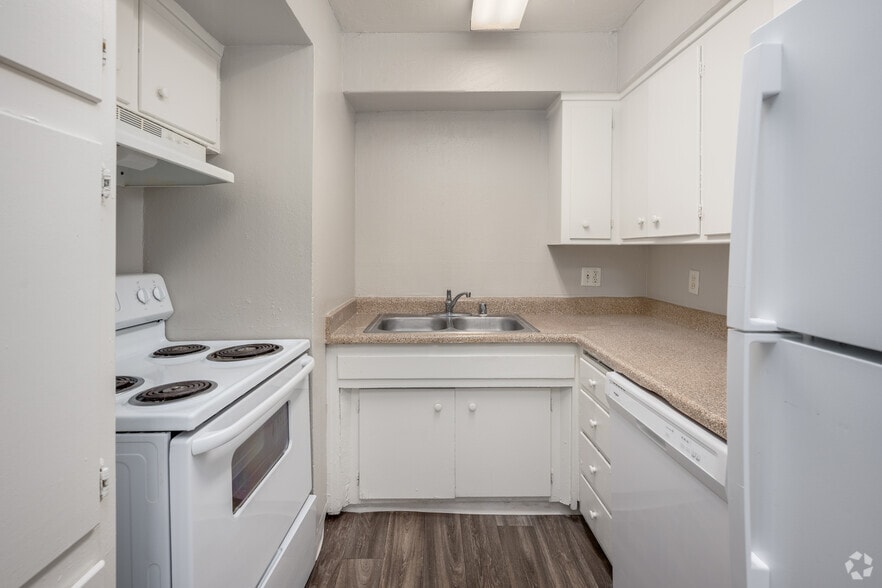 3BR, 2BA - 1100SF - Kitchen - The Madison