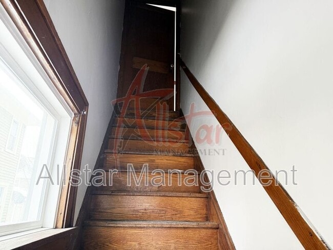 Building Photo - 4115 Henritze Ave