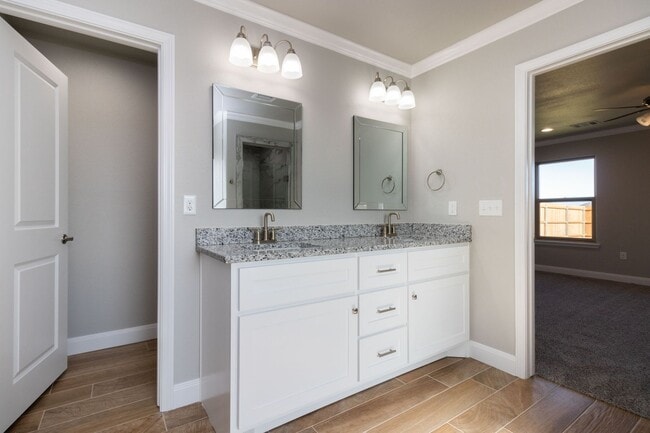 Building Photo - 2700 Tampa Bay Ave