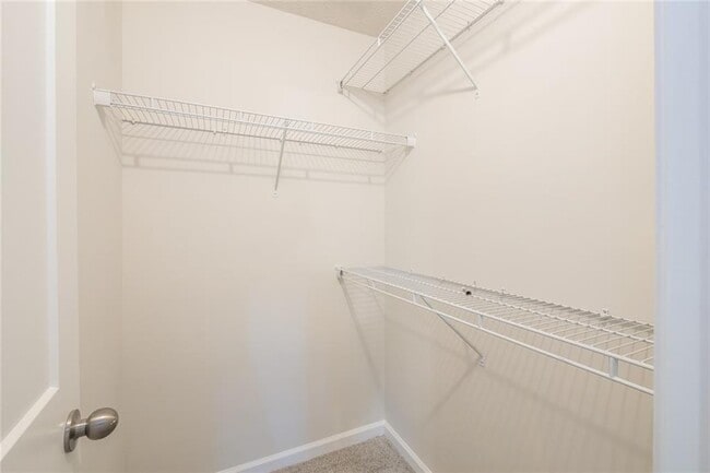 Building Photo - 2010 Lakeside Trail