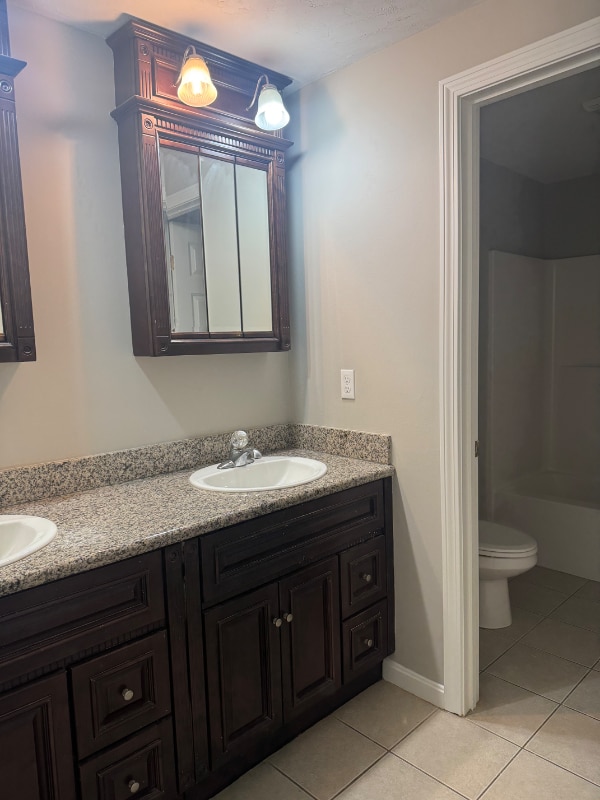 Building Photo - 15 Honeysuckle Rd