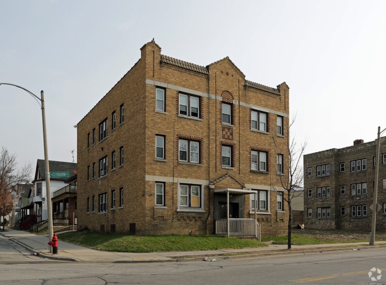 Wisconsin Metro Studios Clybourn 2738 W Clybourn St Milwaukee WI 53208 Apartment Finder