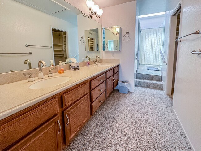 Building Photo - Tierrasanta Furnished Short-Term Rental