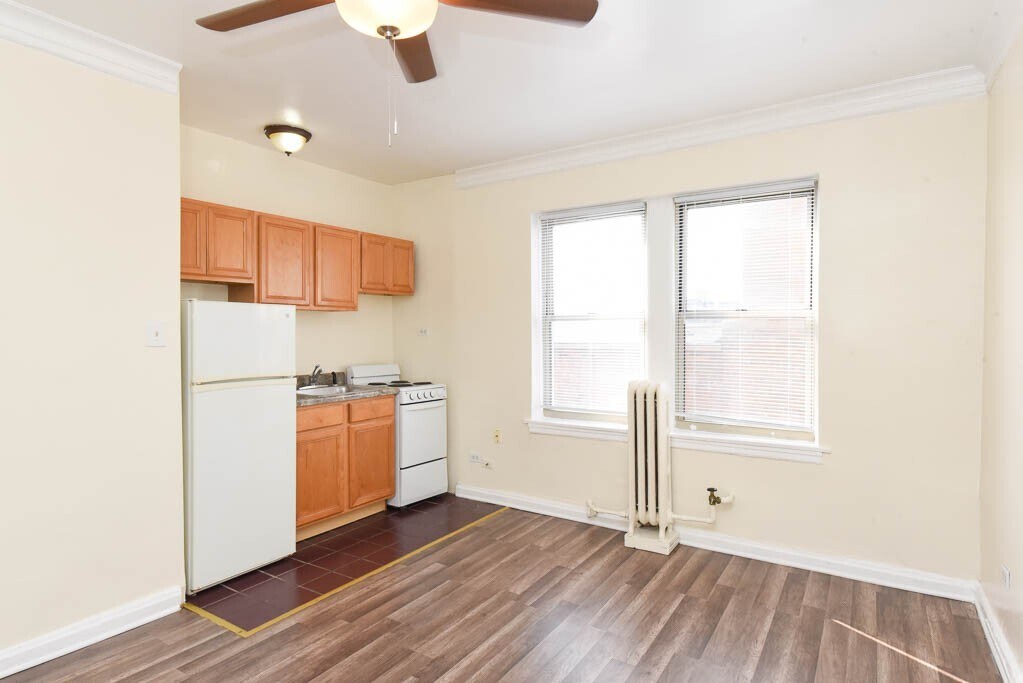 Building Photo - 4521 N Malden St