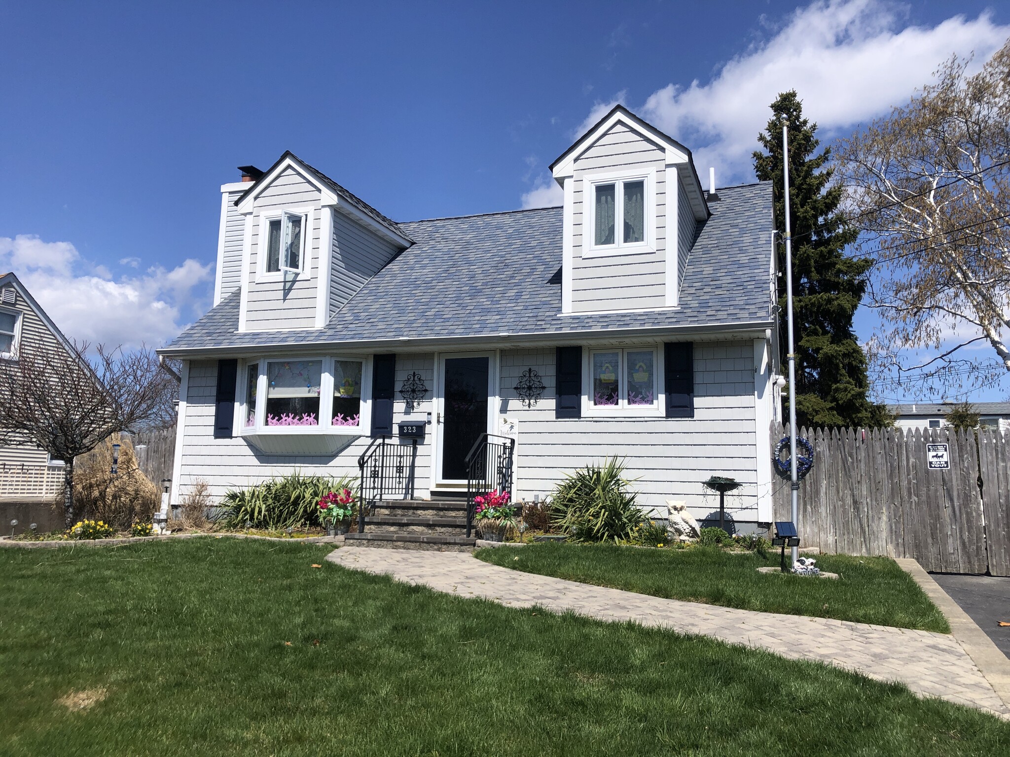 Building Photo - 323 Edelweiss Rd