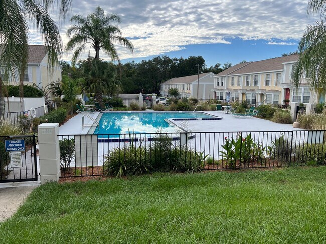 Building Photo - 13536 Embassy Park Ct