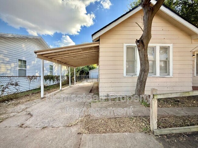 Building Photo - 2946 NW 15th St
