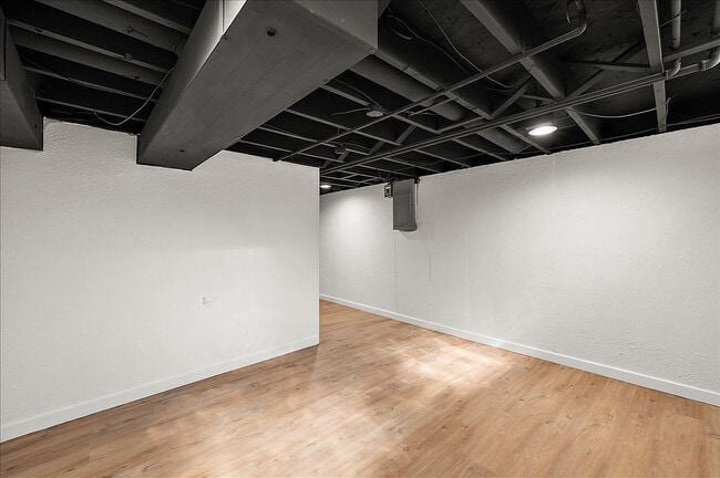 Building Photo - 11489 Anna Lisa Dr