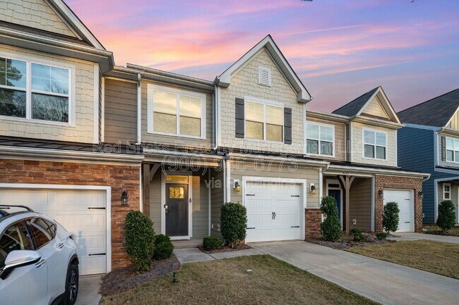 Building Photo - 8046 Saluda Dr