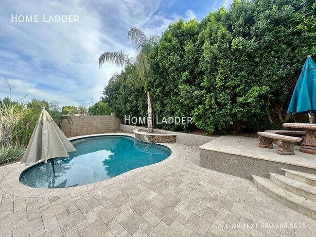 Building Photo - 3133 N Loma Vista