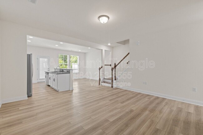 Building Photo - 1176 Channel Drop Dr