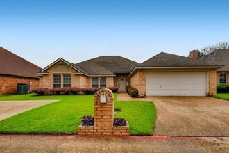 Building Photo - 5930 River Bend Dr