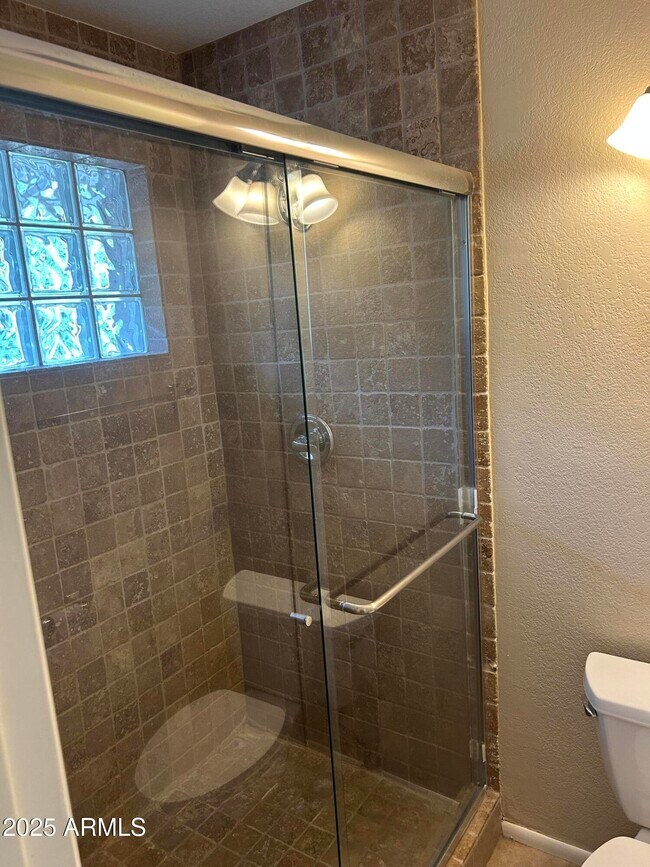 Building Photo - 6120 E Hobart St