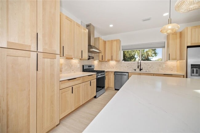 Building Photo - 2727 W Chestnut St