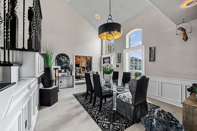 Building Photo - 12345 White Oak Point