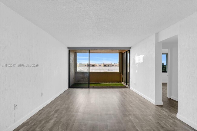 Building Photo - 10400 SW 108th Ave