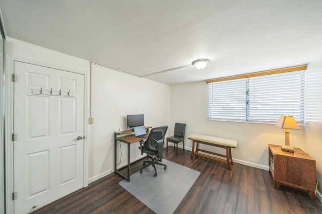 Building Photo - Charming central 3BR Condo in Honolulu