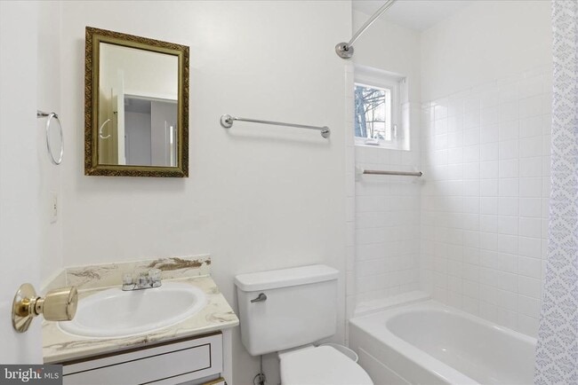 Building Photo - 5516 Dunsmore Rd