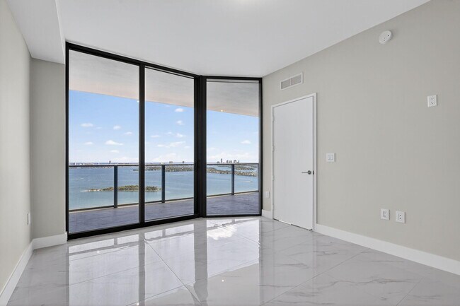 Building Photo - 701 NE 23rd St