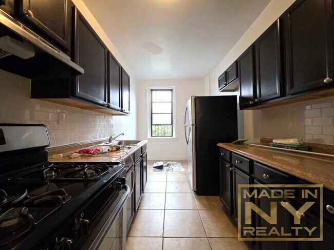 Building Photo - 1 bedroom in ASTORIA NY 11102