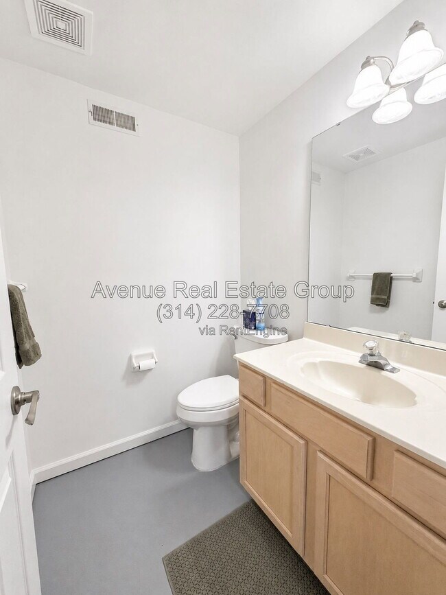 Building Photo - 956 Briar Green Ct