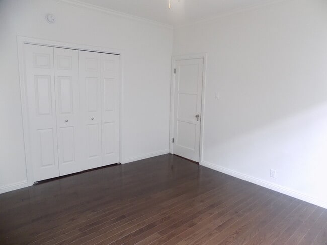 Building Photo - 109 N Clark Dr