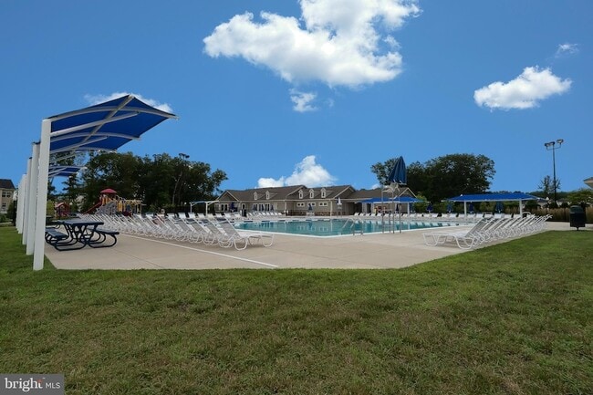 Building Photo - 7530 Stonehouse Run Dr